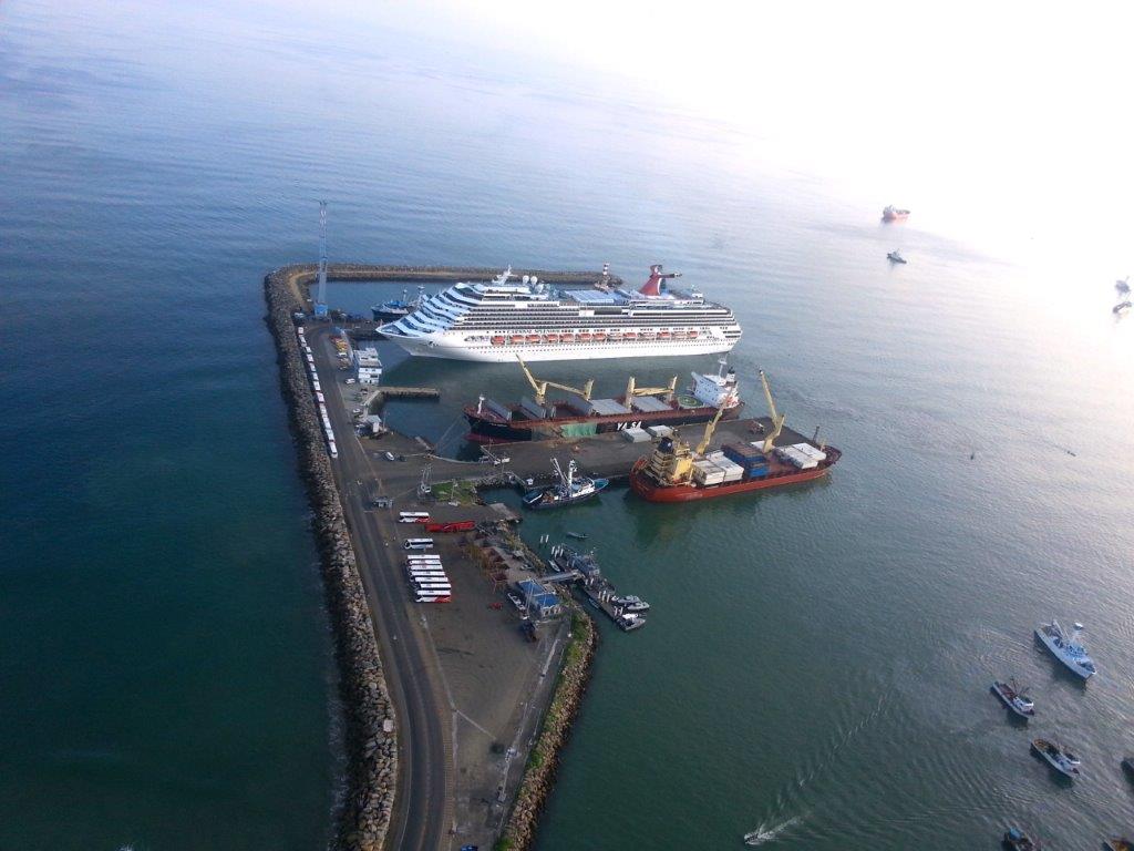 Gestión de AGUNSA aumenta productividad en el Puerto de Manta.