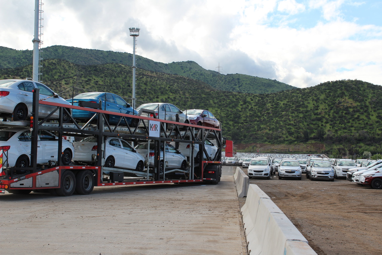 KAR Logistics recibió el auto número 100 mil en su patio de almacenaje en Noviciado.