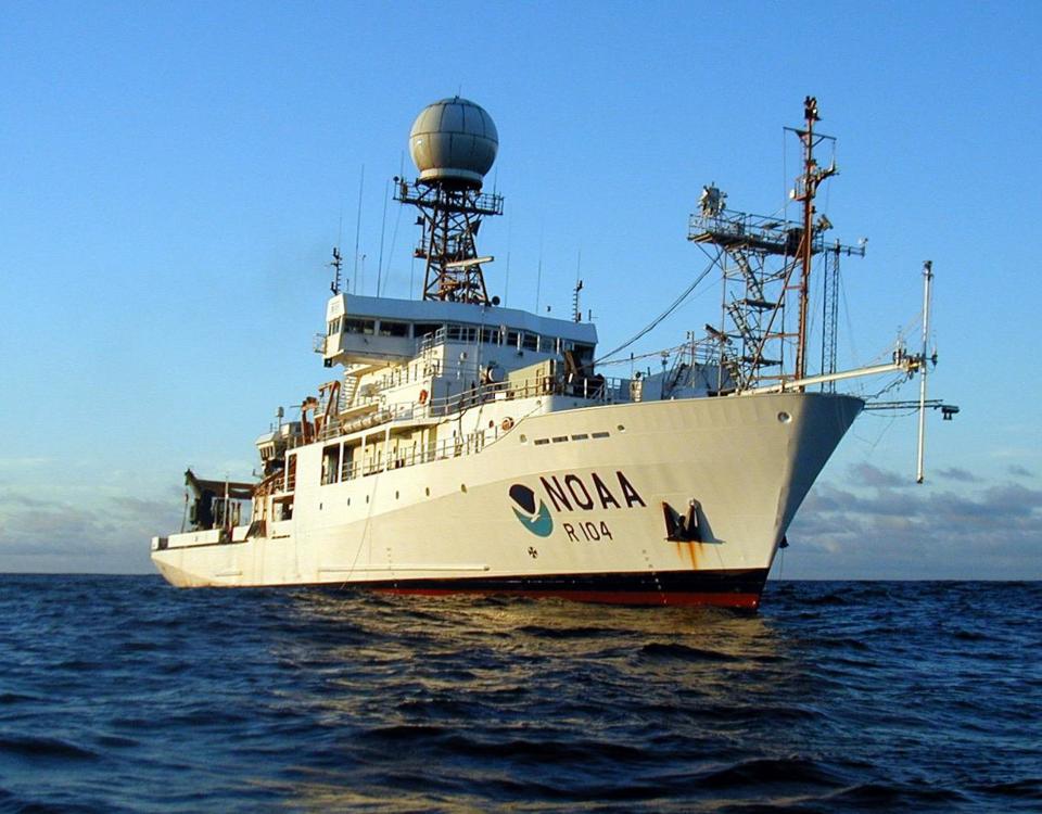 AGUNSA atendió a nave con 5 laboratorios en su interior